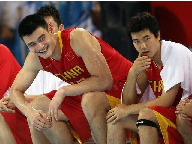 巴萨双喜！德容、费尔明重返训练场 弗利克迎战力增强（巴萨双喜临门：德容与费尔明回归合练，弗利克战力再升）