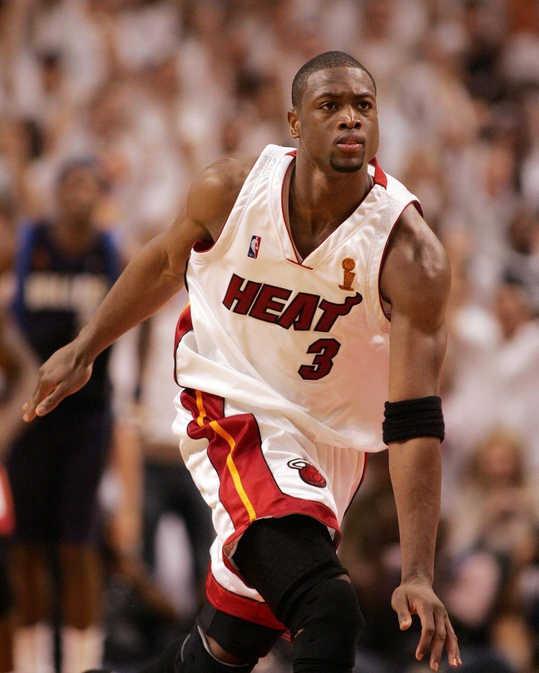 米体：莫拉塔妻子被发现已不再佩戴婚戒，二人感情陷入危机（米兰体育报：莫拉塔妻子被发现未佩戴婚戒，两人感情疑现危机）