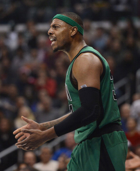 吉拉西多特生涯欧冠已打入15球，队史仅次于罗伊斯和莱万（欧冠为多特破门15次，吉拉西队史仅次罗伊斯与莱万）