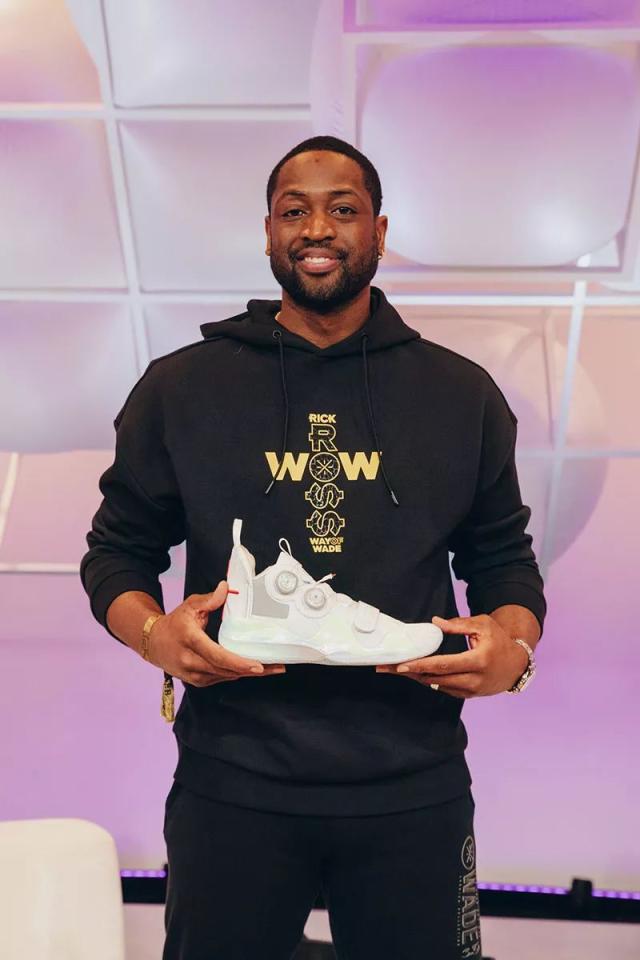 半场：海港0-0柔佛新山，陈威屡献神扑，格劳德尔逃红牌（半场战报：海港0-0柔佛新山，陈威多次神勇救险，格劳德尔逃过红牌）