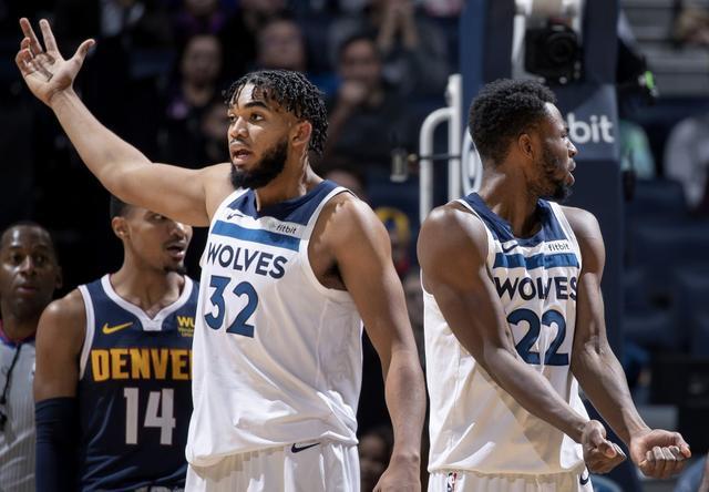 记者：本届世界杯将有半场球员和教练采访，赛前两天开发布会（记者称本届世界杯将增设半场球员与教练采访，赛前两日举行发布会）