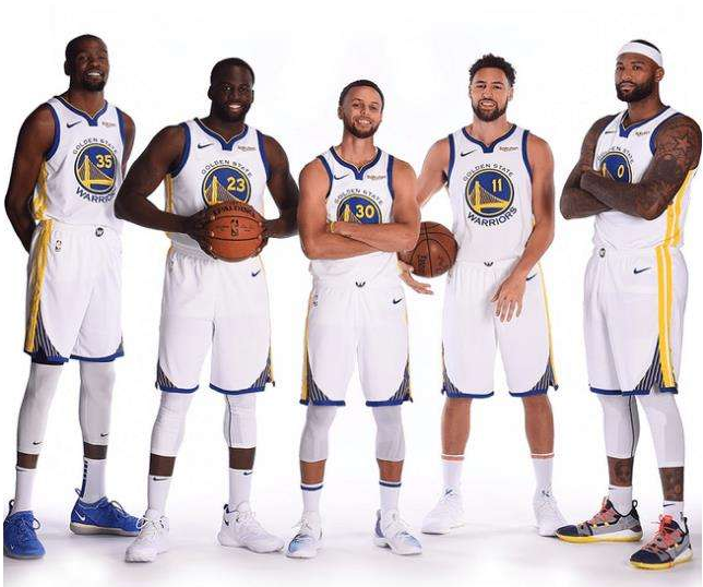 媒体人：13名球员出征韩国，张宁等五名集训球员已解散各自回队（媒体人称：13人赴韩，张宁等5名集训球员已离队回各队）