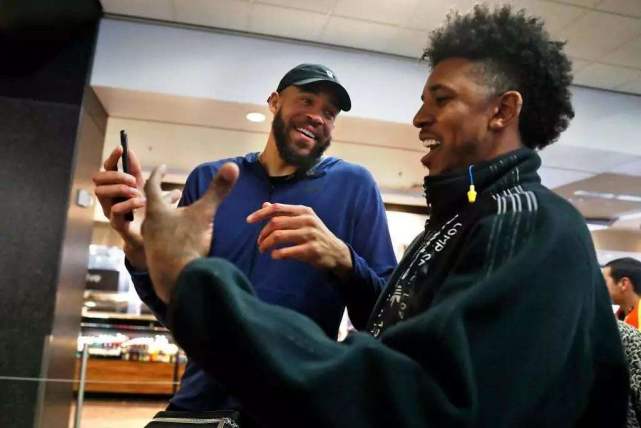 略占下风！惠灵顿凤凰近4次与阿德莱德联交手1胜1平2负（不占优势！惠灵顿凤凰近4次对阵阿德莱德联1胜1平2负）