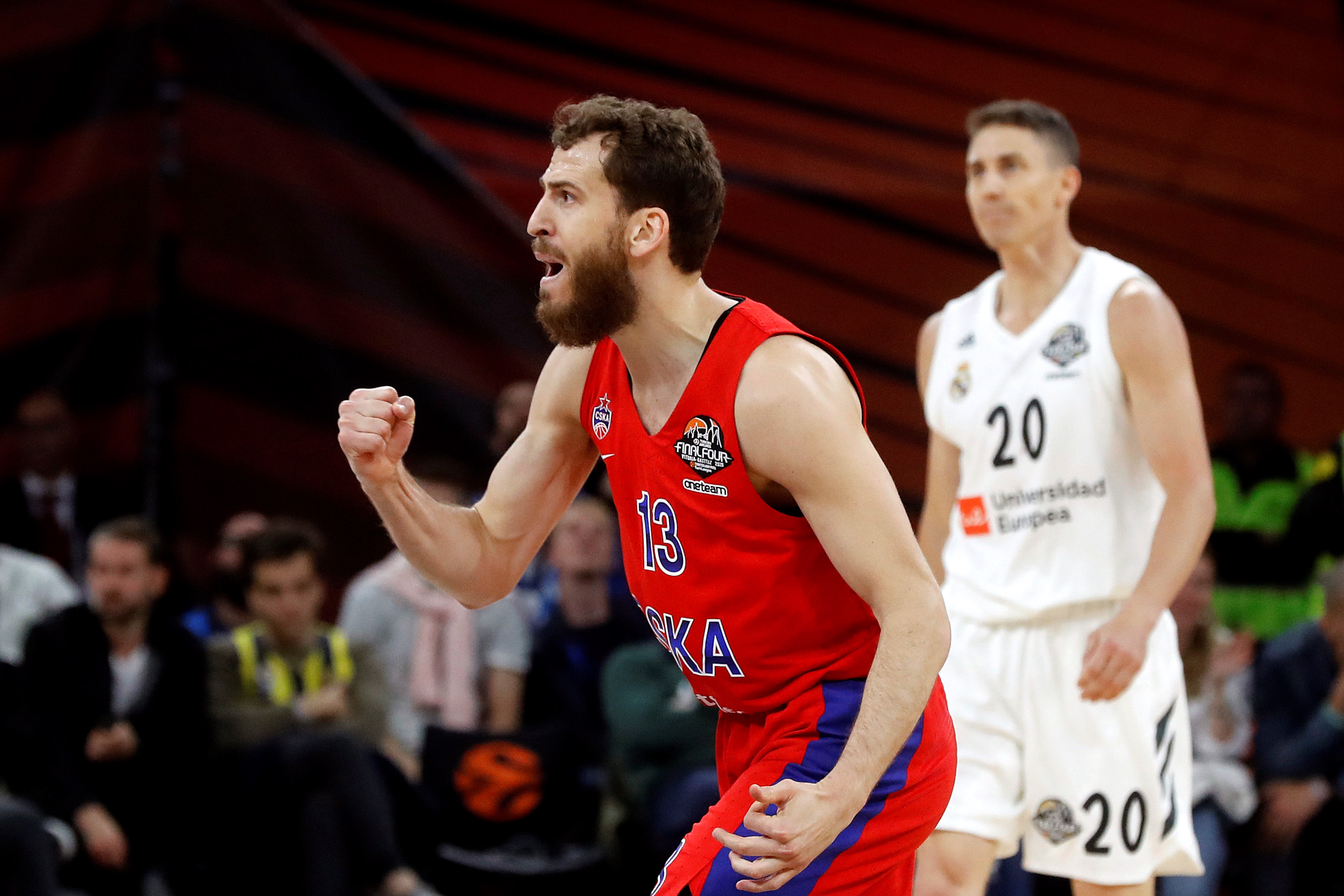 麦卡利斯特：我们站在球队这边，希望萨拉赫能够尽快归来（麦卡利斯特：支持全队，盼萨拉赫早日回归）