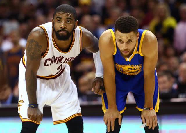 主裁谈拜仁点球：塔的手扩大了接触面积；凯恩的肘碰到了对方（主裁解析拜仁点球判罚：塔手部扩大防守面积，凯恩肘部与对手有接触）