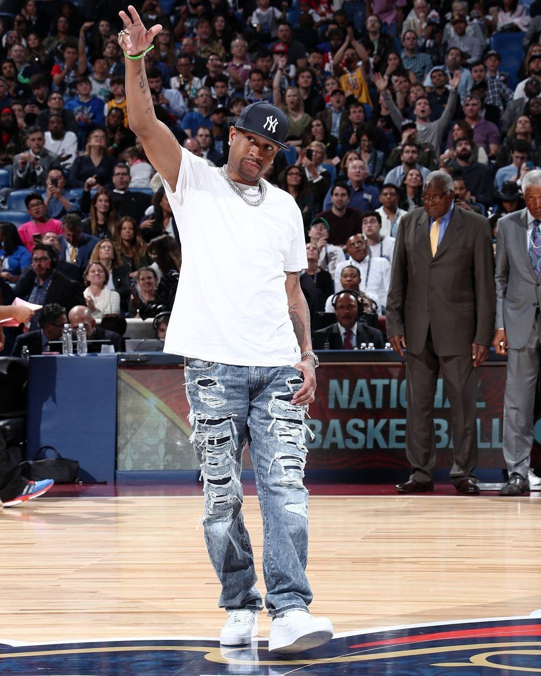 太精致了！赖斯：我会敷眼膜，离开酒店参加比赛前会喷香水（精致到离谱！赖斯自曝赛前仪式：敷眼膜，出酒店前必喷香水）